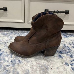 Rocket Dog Brown Leather Booties with Heel Size 7